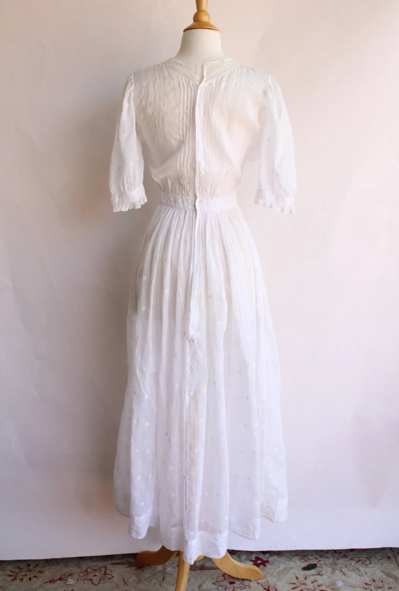 Vintage Antique 1900s 1910s  Edwardian White Cotton And Lace Embroidered Lingerie ( Tea)  Dress